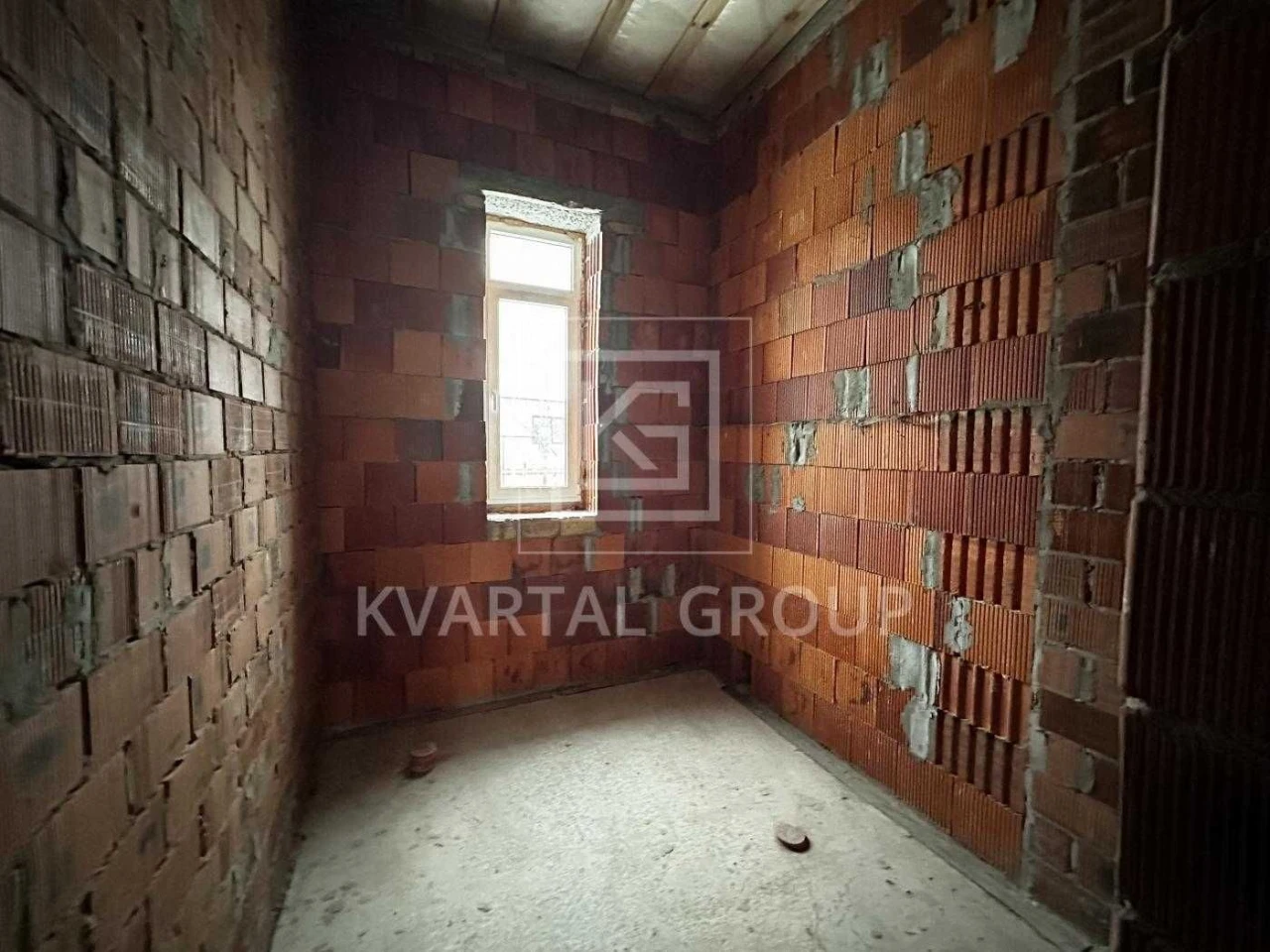 House for Sale, Private Garage, Needs Repair, Bucha