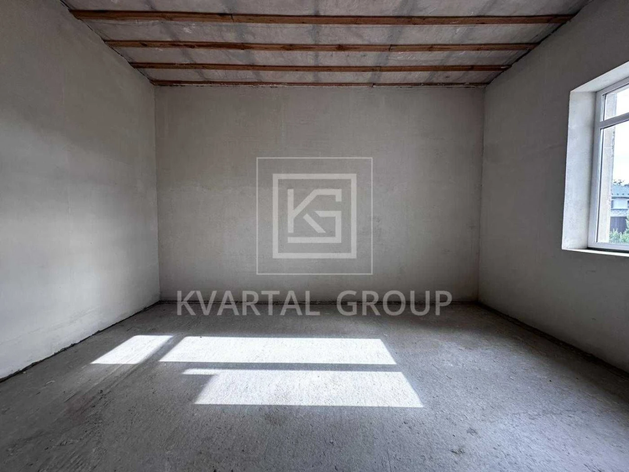 House for Sale, Private Garage, Needs Repair, Bucha