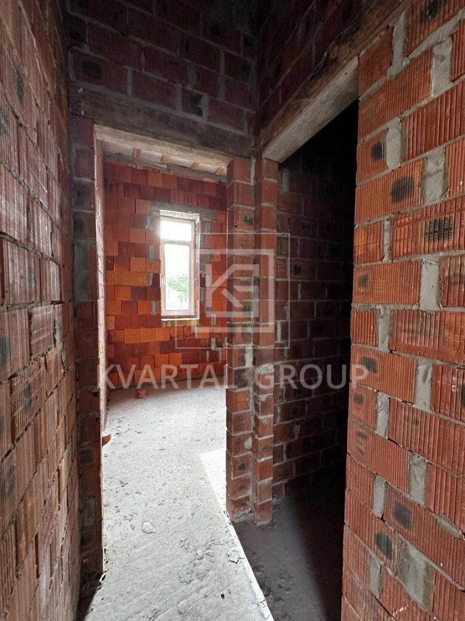 House for Sale, Private Garage, Needs Repair, Bucha