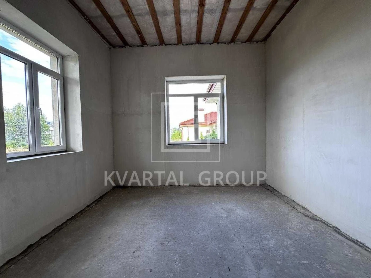 House for Sale, Private Garage, Needs Repair, Bucha