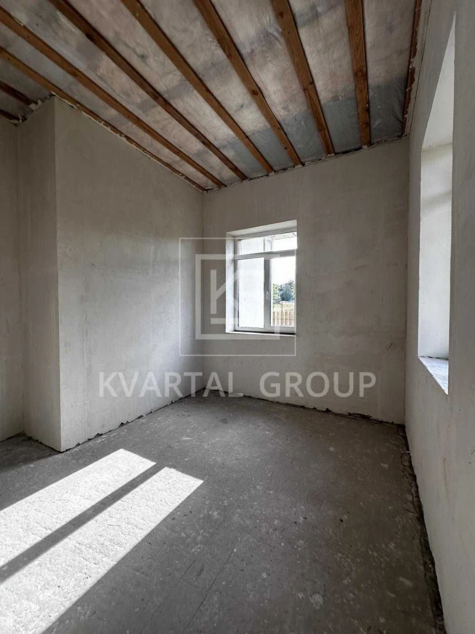 House for Sale, Private Garage, Needs Repair, Bucha