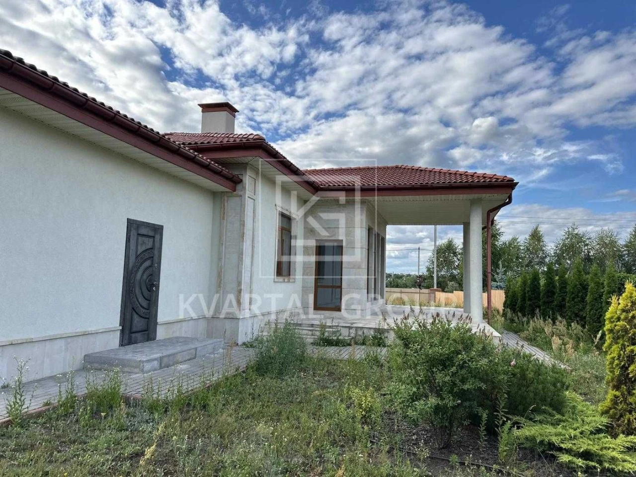House for Sale, Private Garage, Needs Repair, Bucha