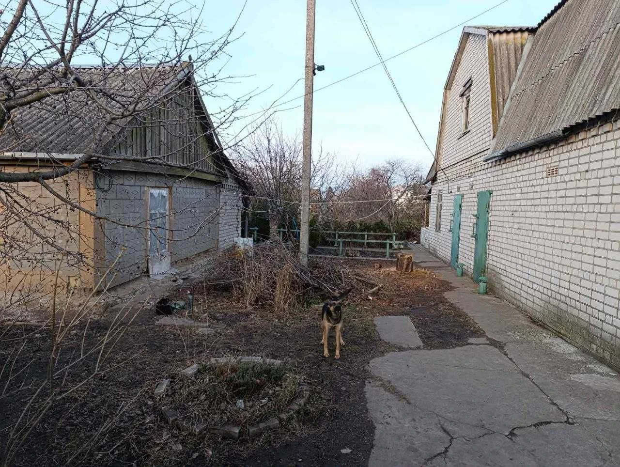 Продам два дома на одном участке,