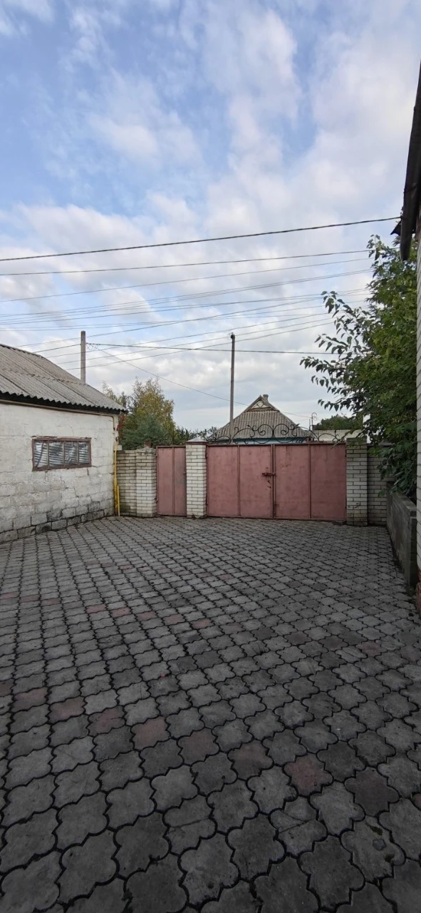 Продам дом со своим выходом к реке