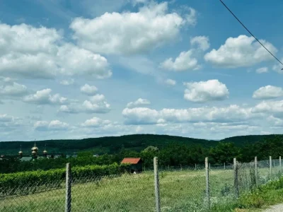 Продаж ділянки з комунікаціями на Чорній горі