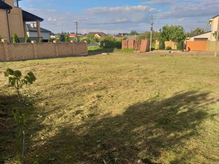 Участок в Черноморске 5 соток под застройку дома ул. Солнечн