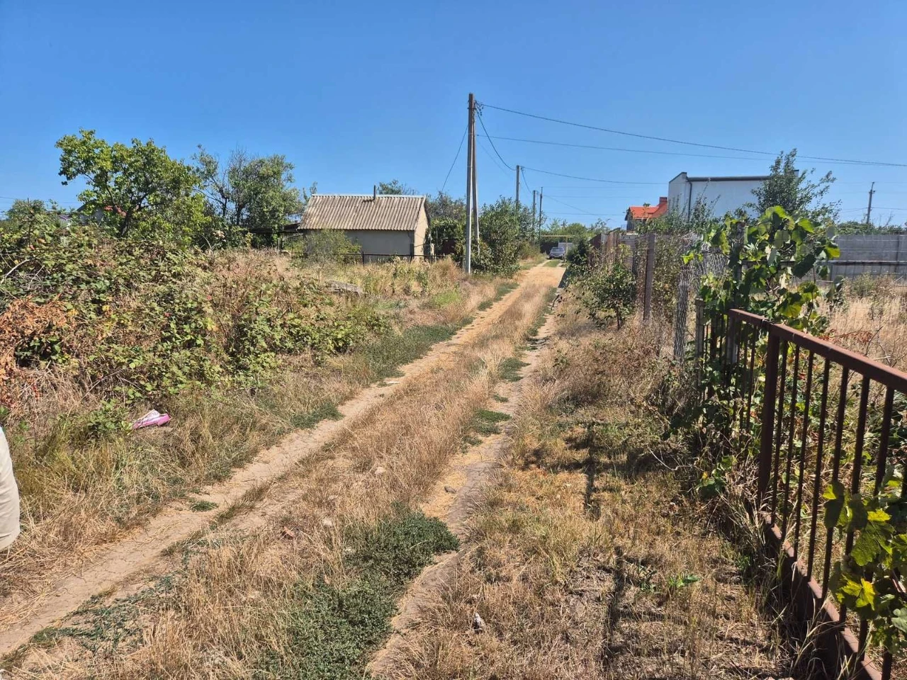 Участок возле моря в пригороде Черноморска СОГ Маяк