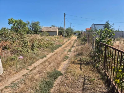 Участок возле моря в пригороде Черноморска СОГ Маяк