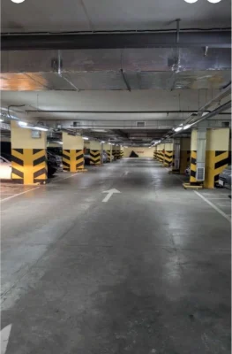 Parking for Sale: Obolonska Naberezhna, V. Ivasyuk 2, Park