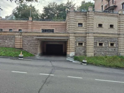 For sale underground parking space in a complex on Kudryavsky Uzvoz