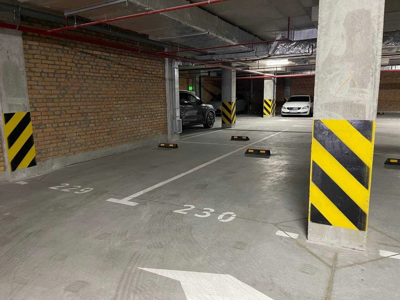 Sale of underground parking space Sky Avenue, Sky Avenue