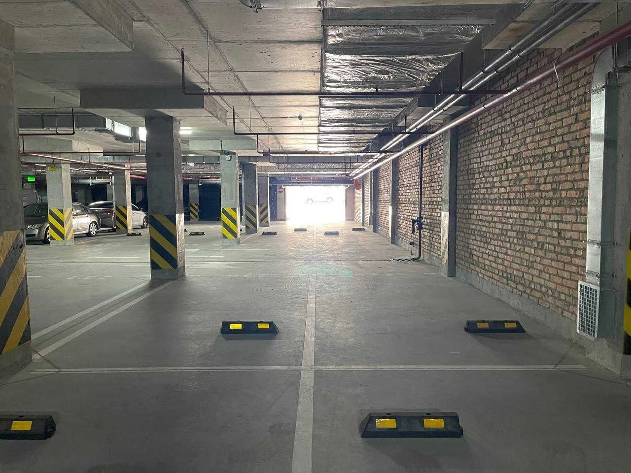 Sale of underground parking space Sky Avenue, Sky Avenue