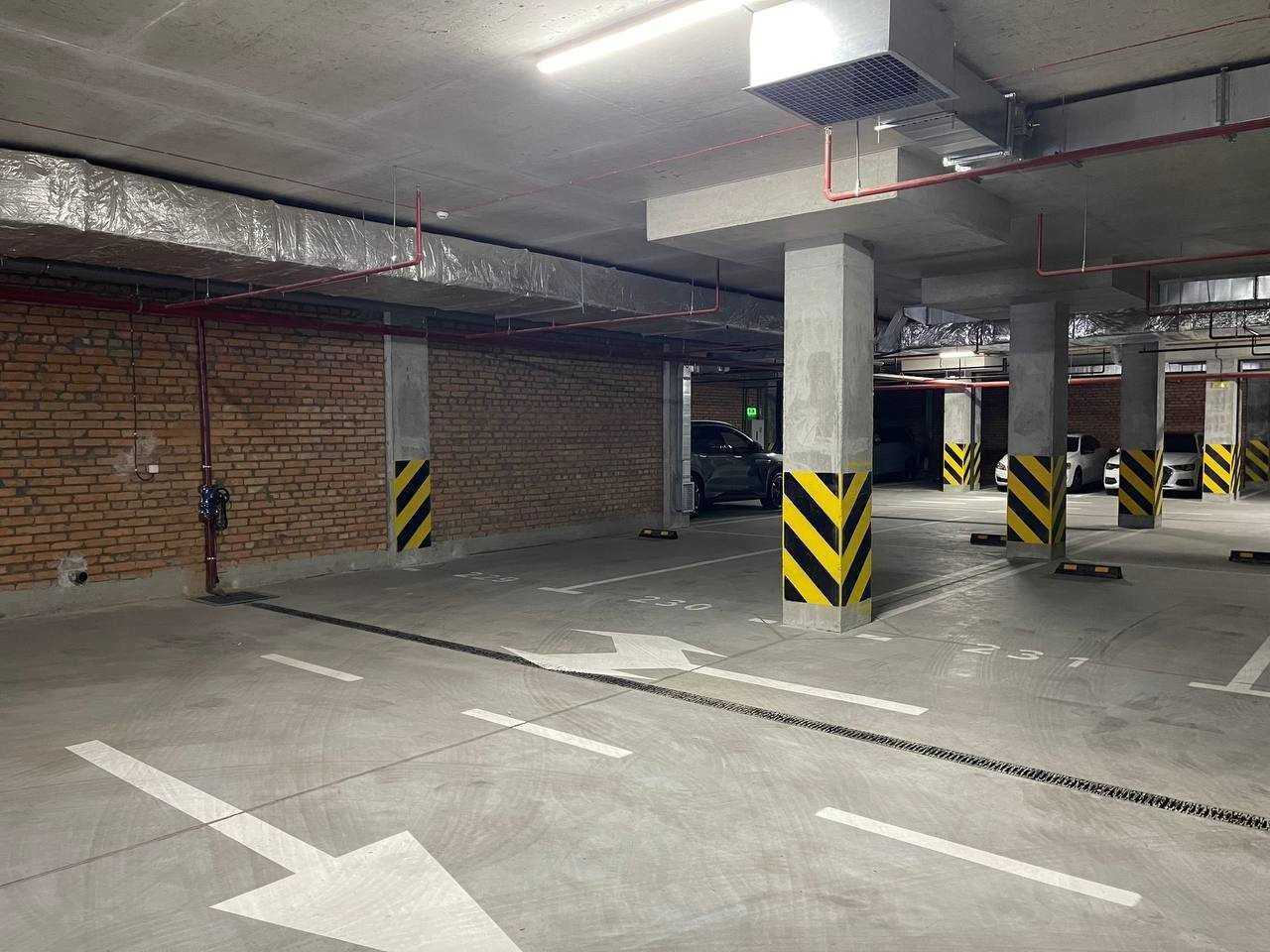Sale of underground parking space Sky Avenue, Sky Avenue