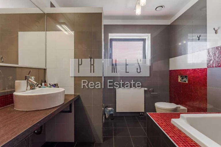 Rental house on the first line in Dnipro, modern style, Осоко