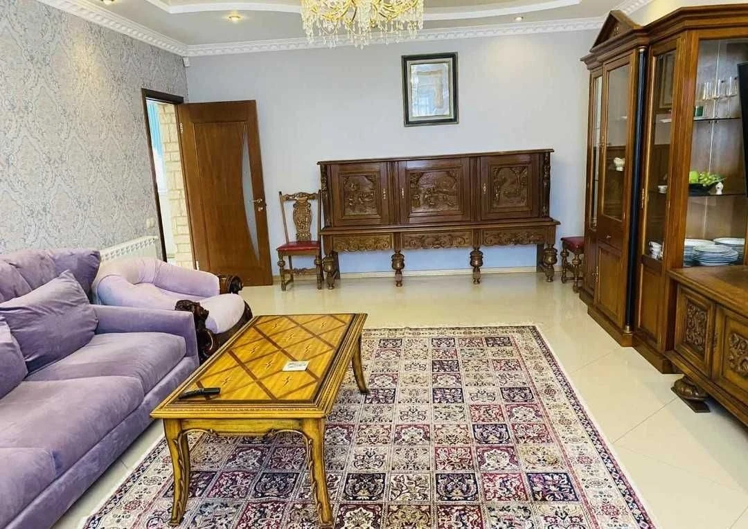 For Rent House 1 km from the metro station Oksoroky. Fireplace. Gas. Generator