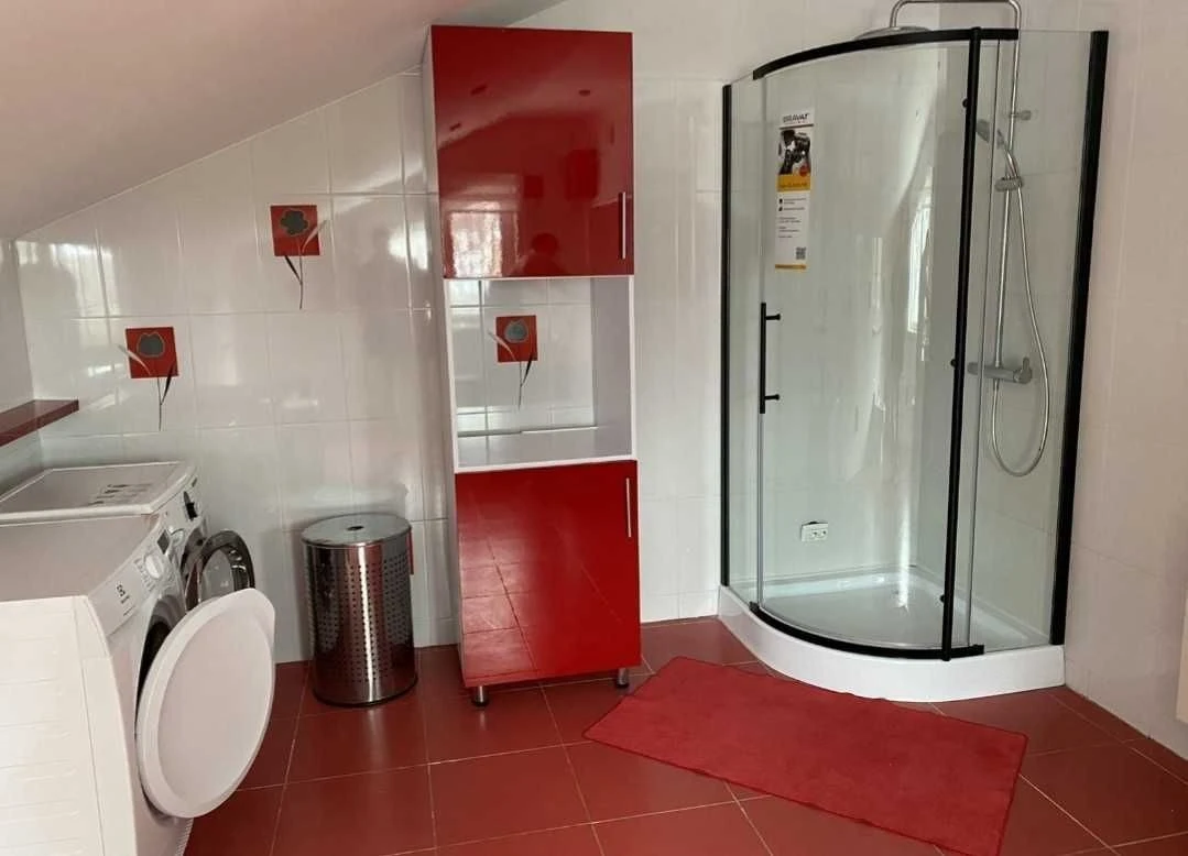 For Rent House 1 km from the metro station Oksoroky. Fireplace. Gas. Generator