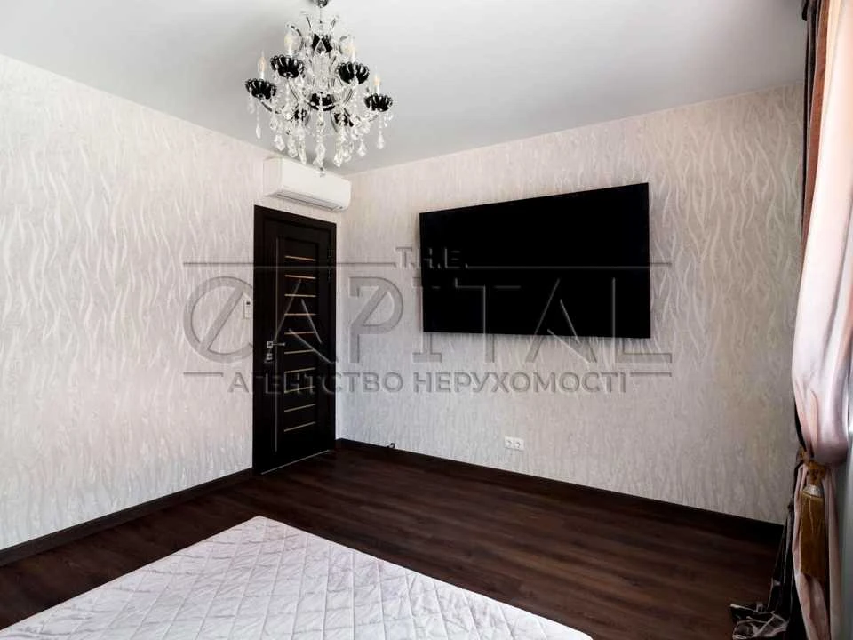 Дом. Киев, Святищенская ул.