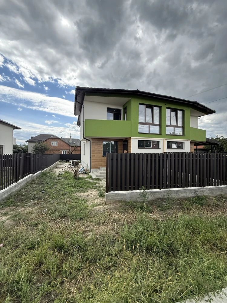 Продаж будинку з ділянкою 3 сотки
