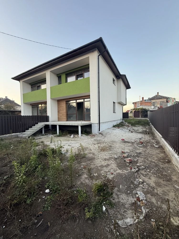 Продаж будинку з ділянкою 3 сотки