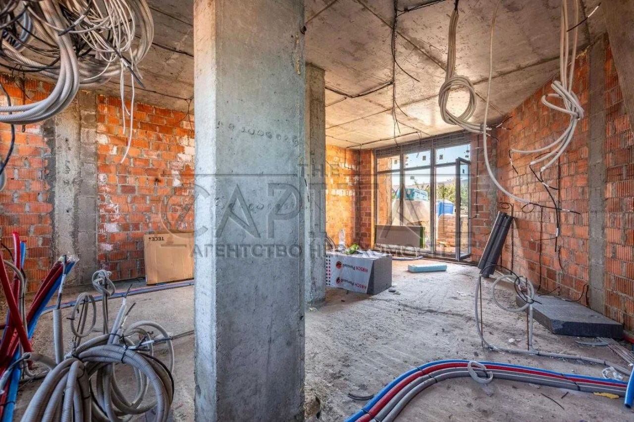 Продаж таунхауса Осокорки, автономность газа, выход на воду