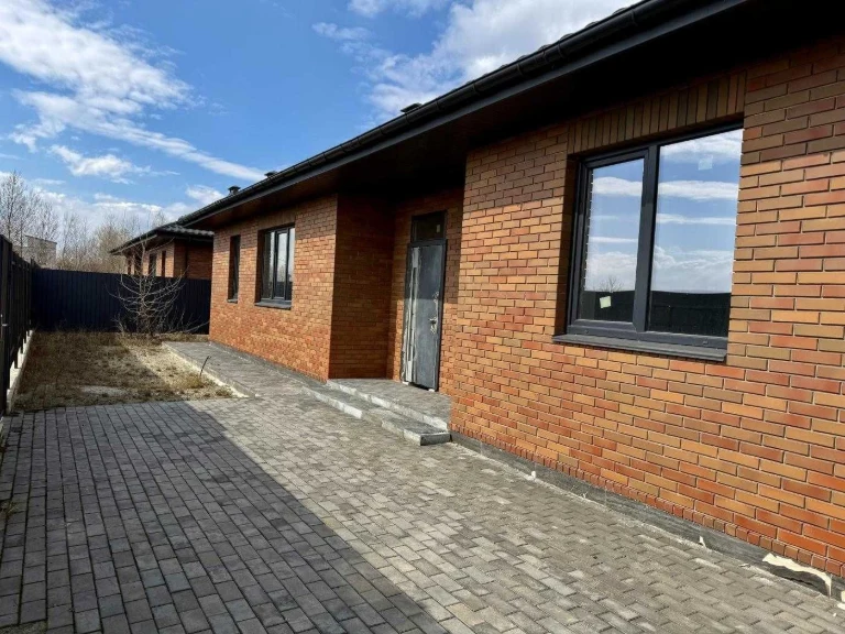 Detached house with complete documentation