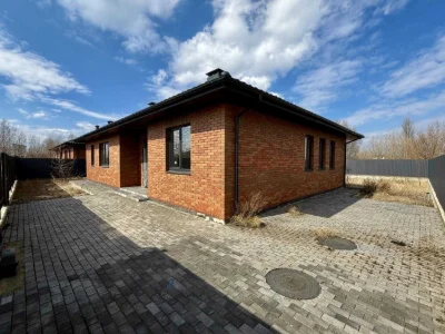 Detached house with complete documentation