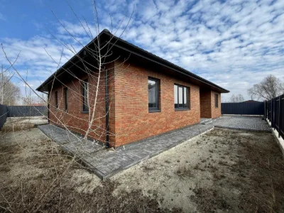 Detached house with complete documentation