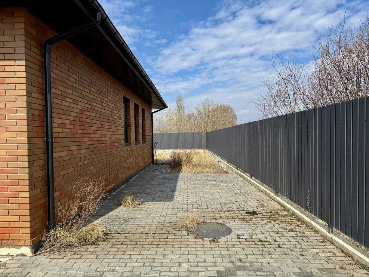 Detached house with complete documentation