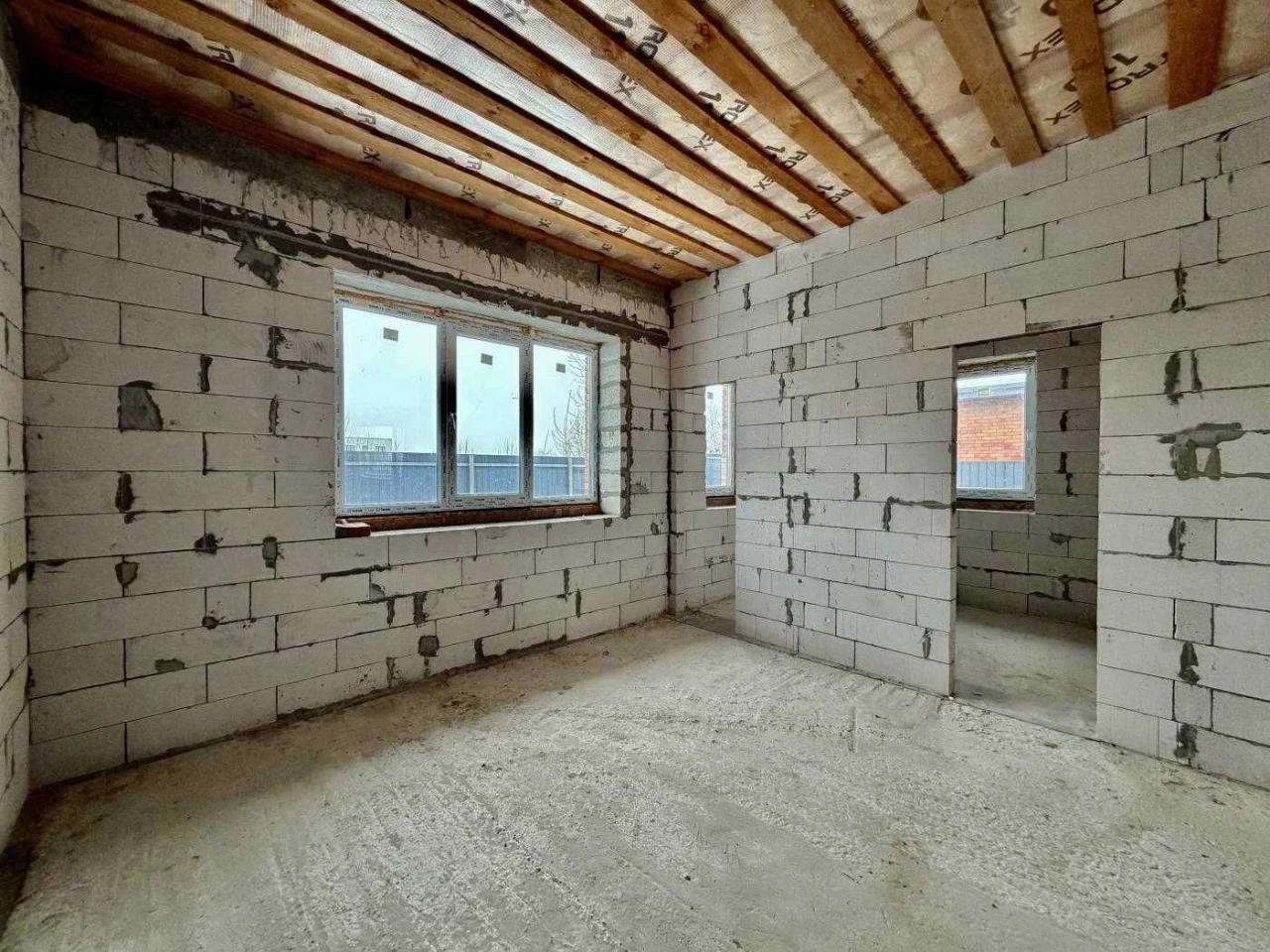 Detached house with complete documentation
