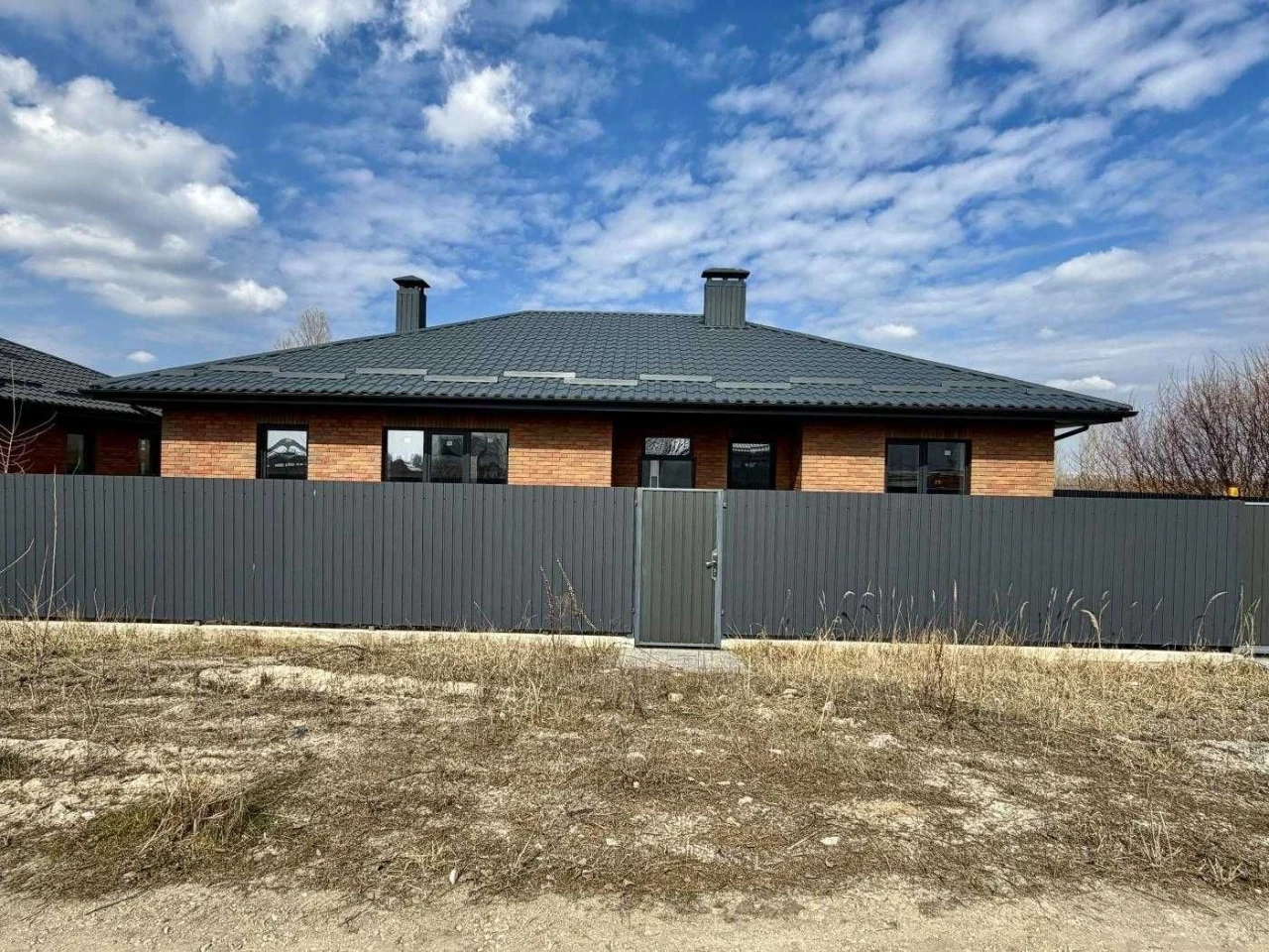 Detached house with complete documentation
