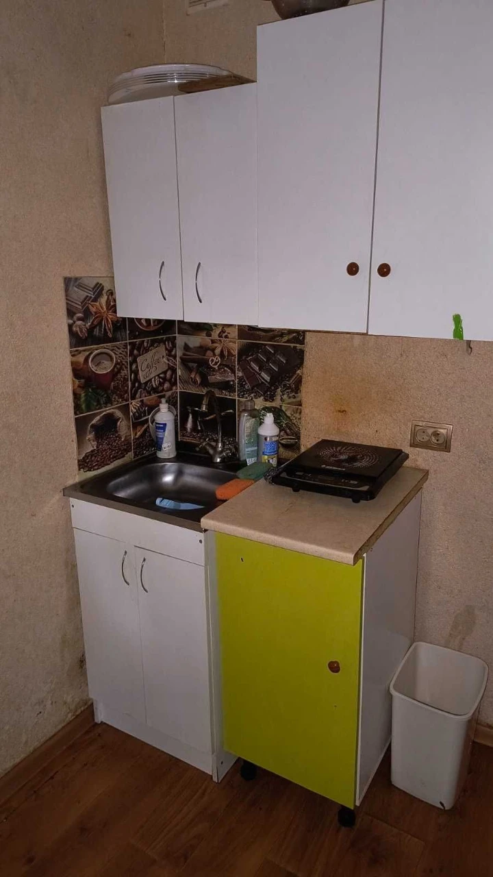 Продається кімната в 3-кімнатній квартирі, м. Армейская, 13 м2 в житловій