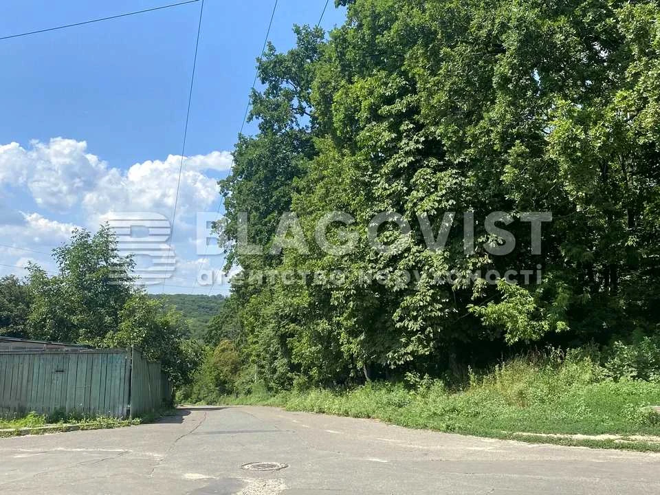 Участок. Киев, Армейская улица