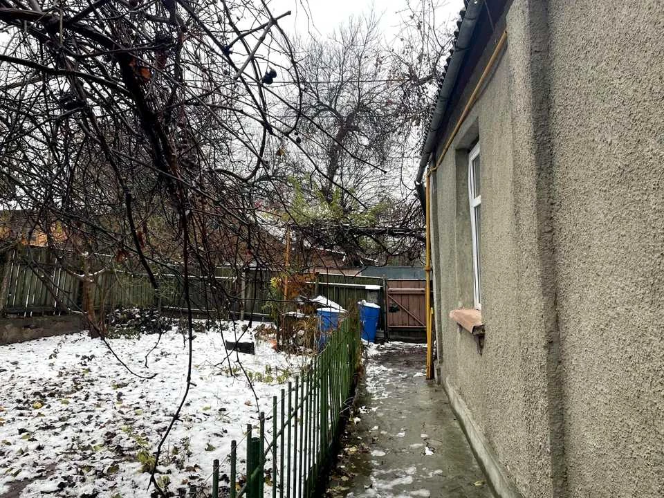 Land. Kyiv