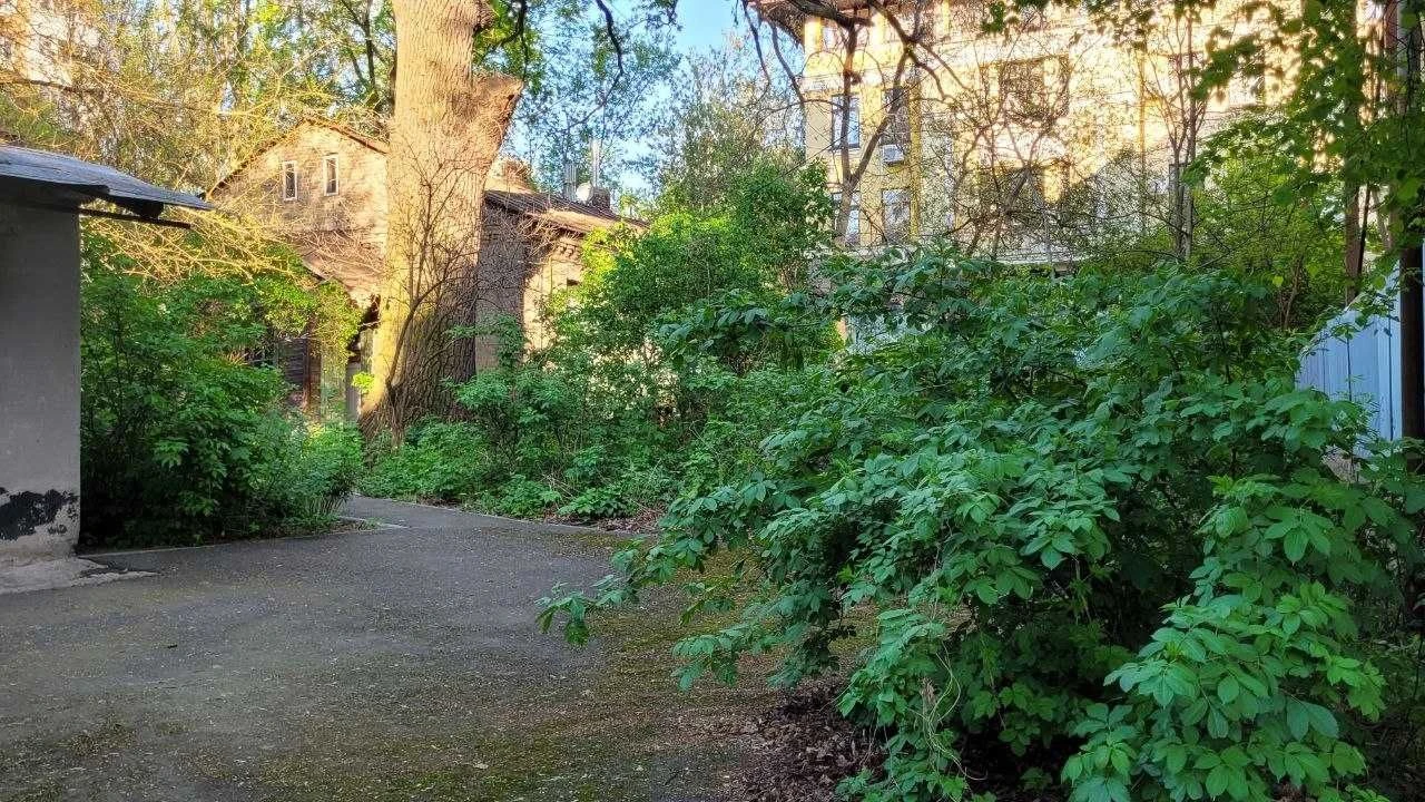 Land for sale in a quiet center of Kyiv, Tat