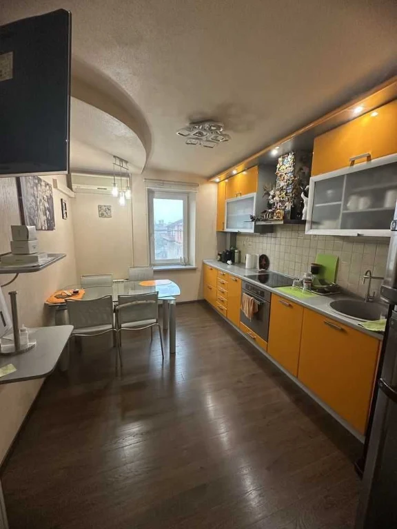 Продається 4-кімнатна квартира 80 м2 в центрі міста