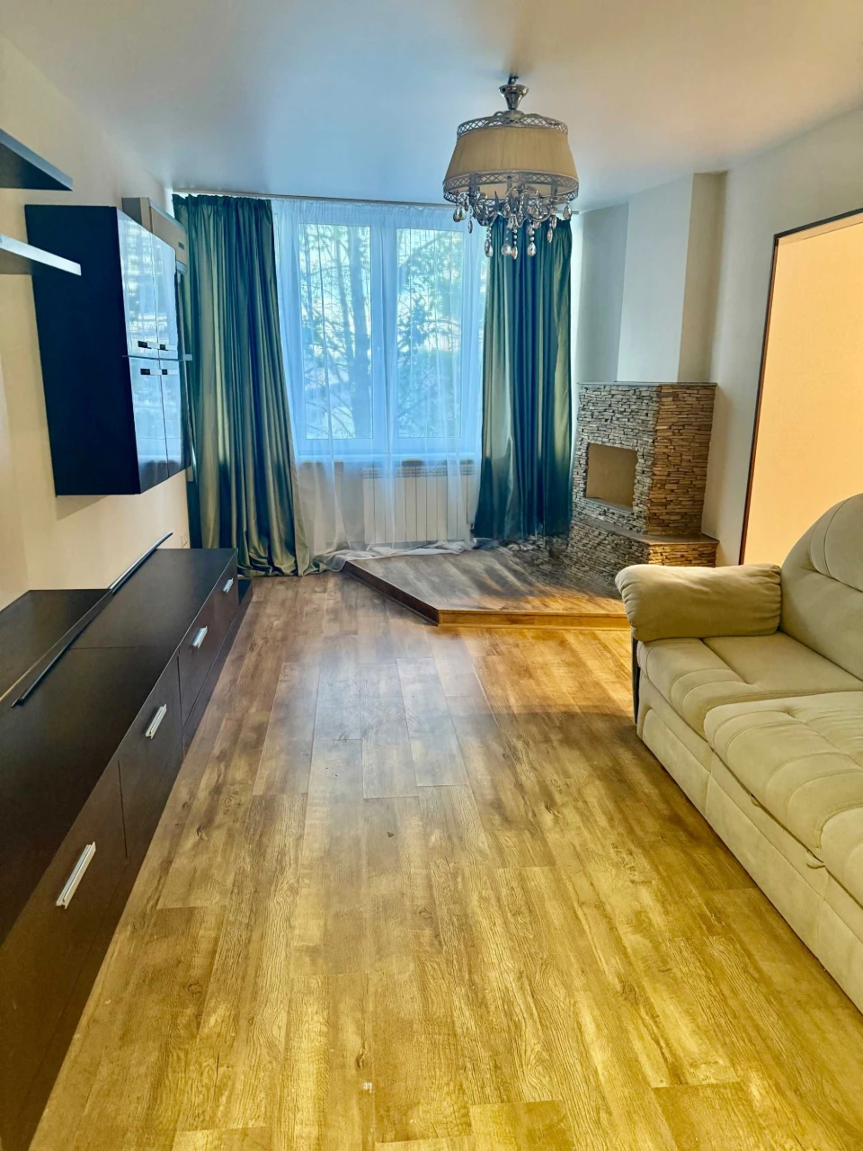 3-room apartment on Cadeniuka 6