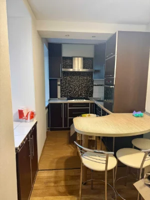 3-room apartment on Cadeniuka 6