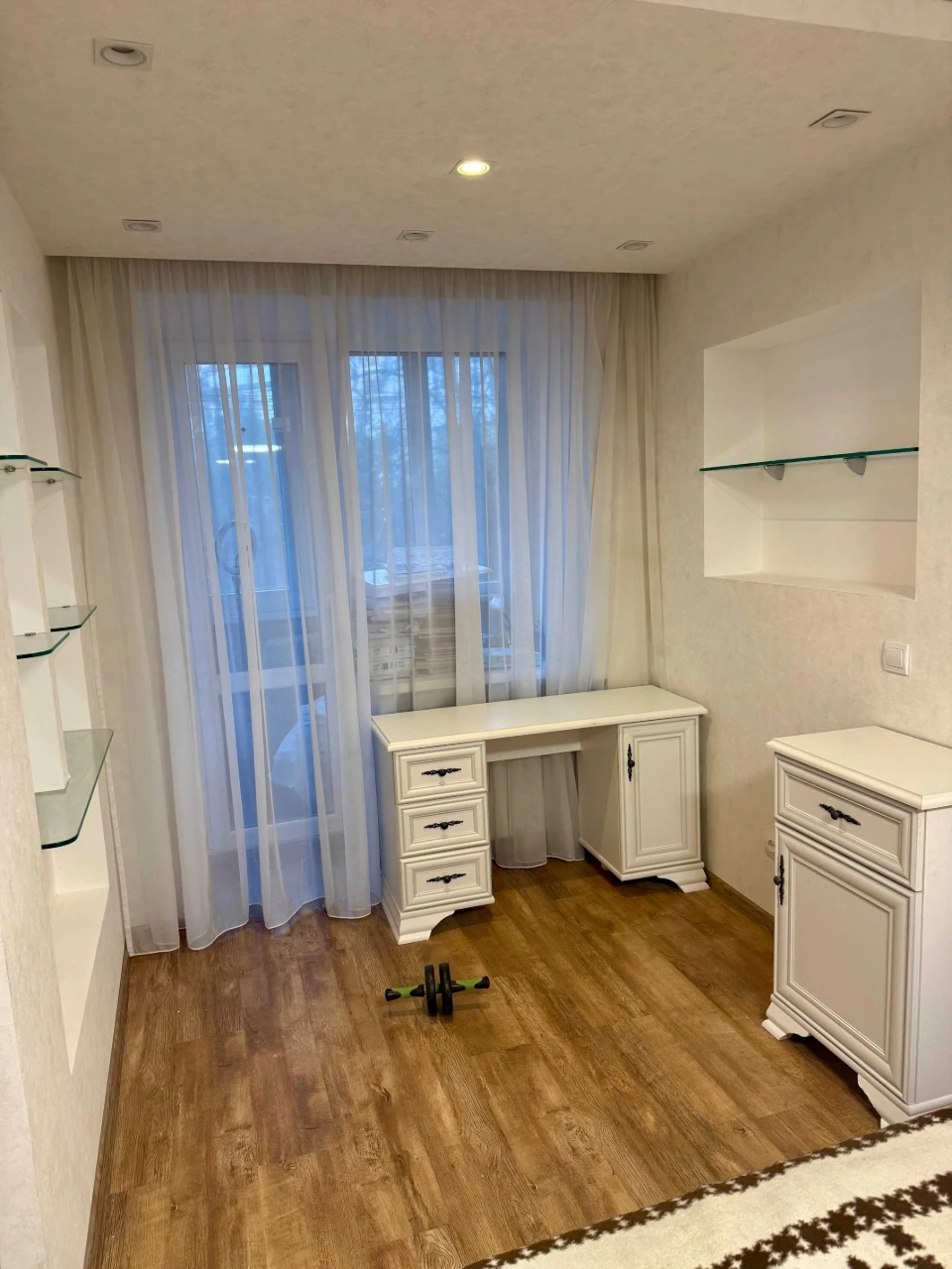 3-room apartment on Cadeniuka 6