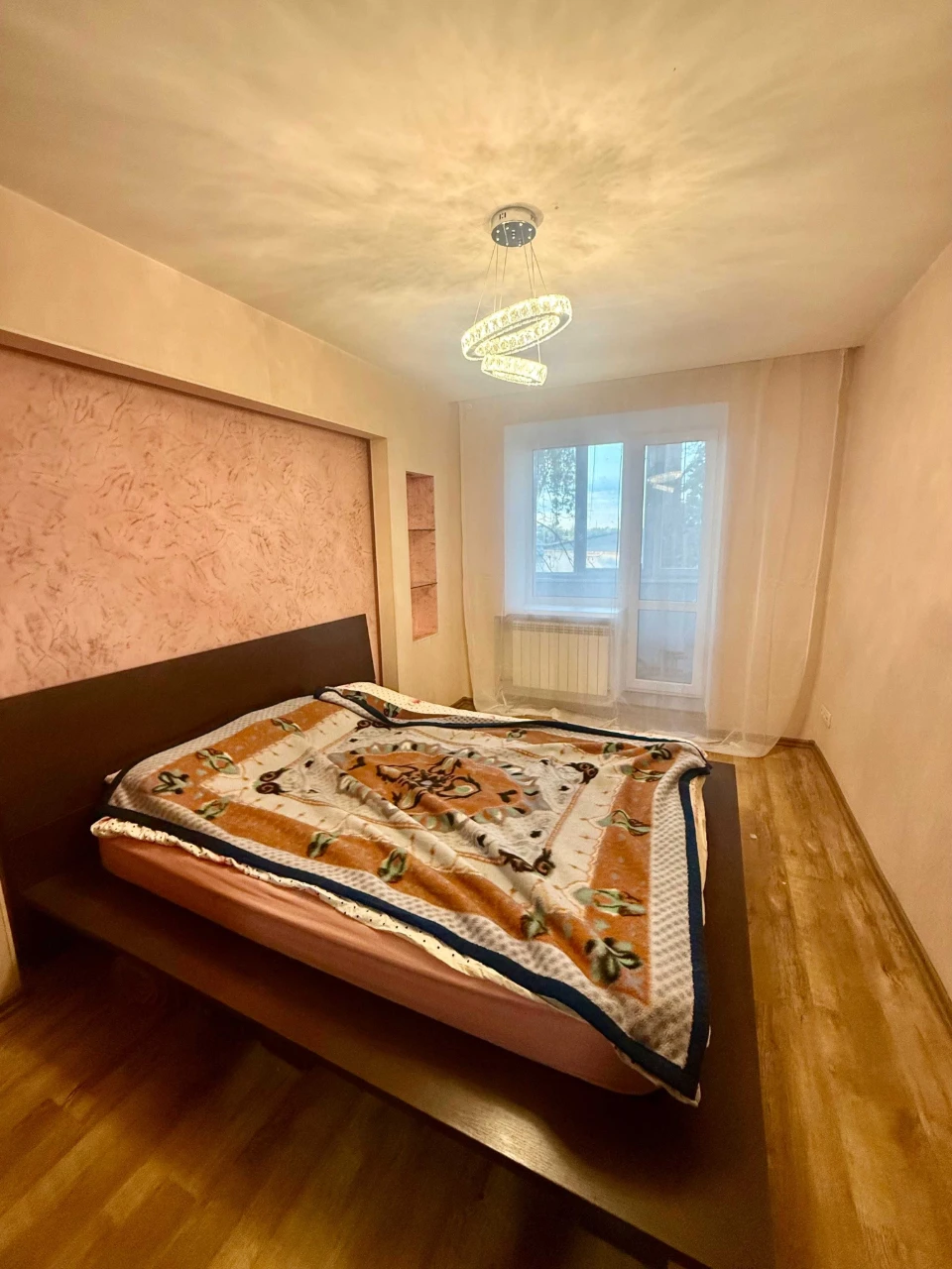 3-room apartment on Cadeniuka 6