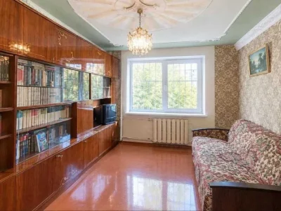 Продам 3 комнатную квартиру 61 м2 Комфортный 2 этаж метро Ин