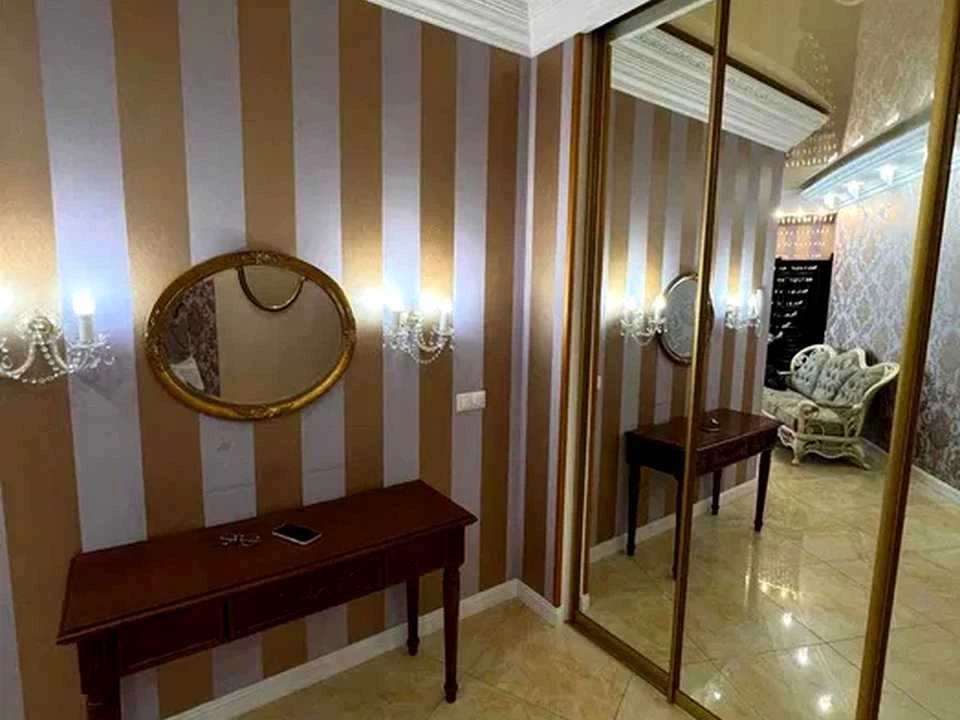 Квартира. Одеса, Літературна вулиця