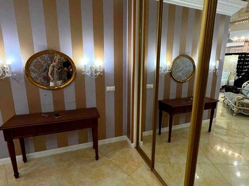 Квартира. Одеса, Літературна вулиця