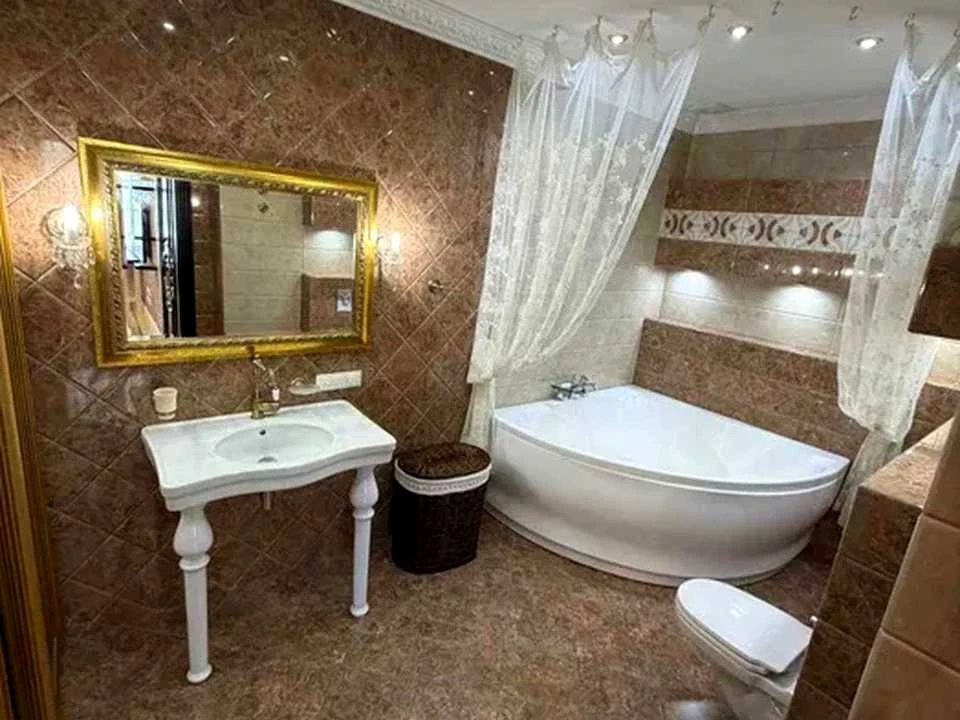 Квартира. Одеса, Літературна вулиця