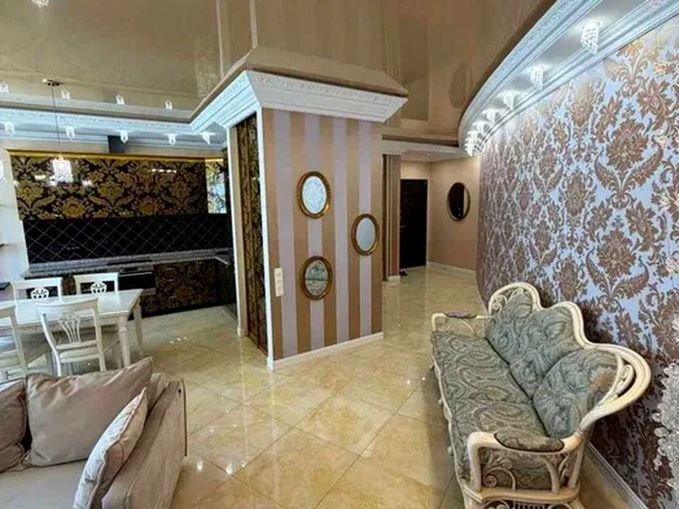 Квартира. Одеса, Літературна вулиця