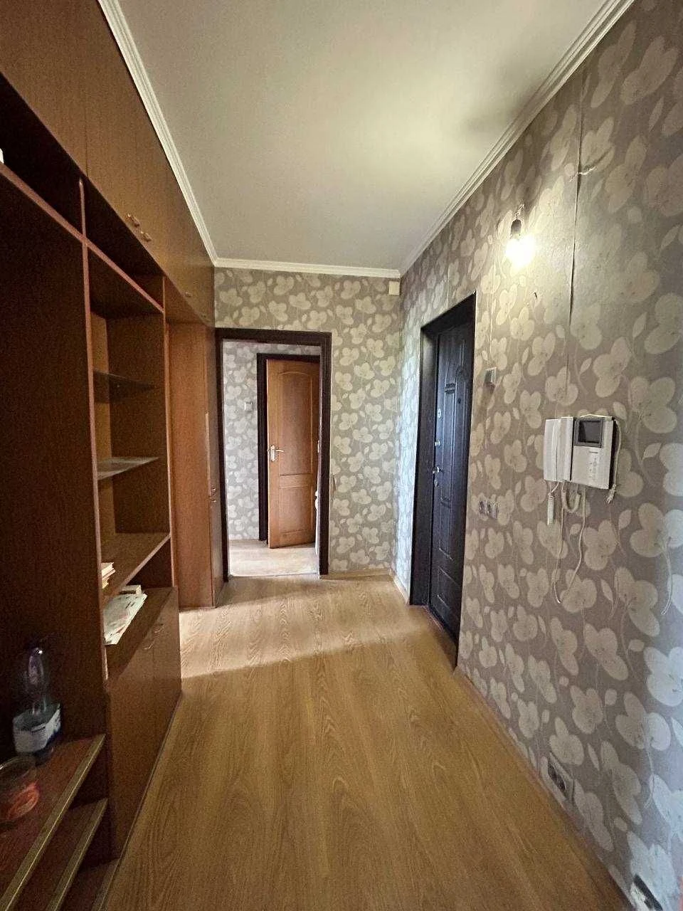 Продається 2-кімнатна квартира, Середня
