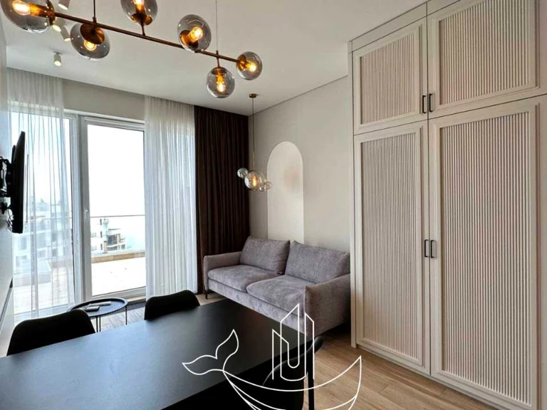 Apartment. Odessa, Mayachny Prospect