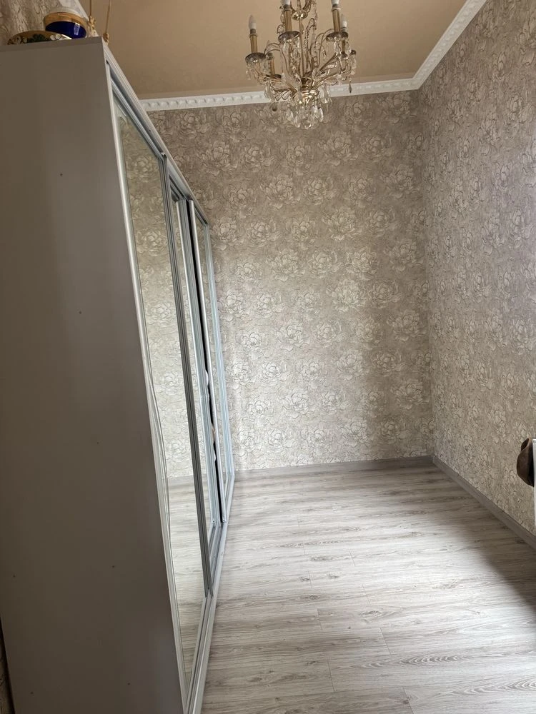 Продаж будинку біля фонтану