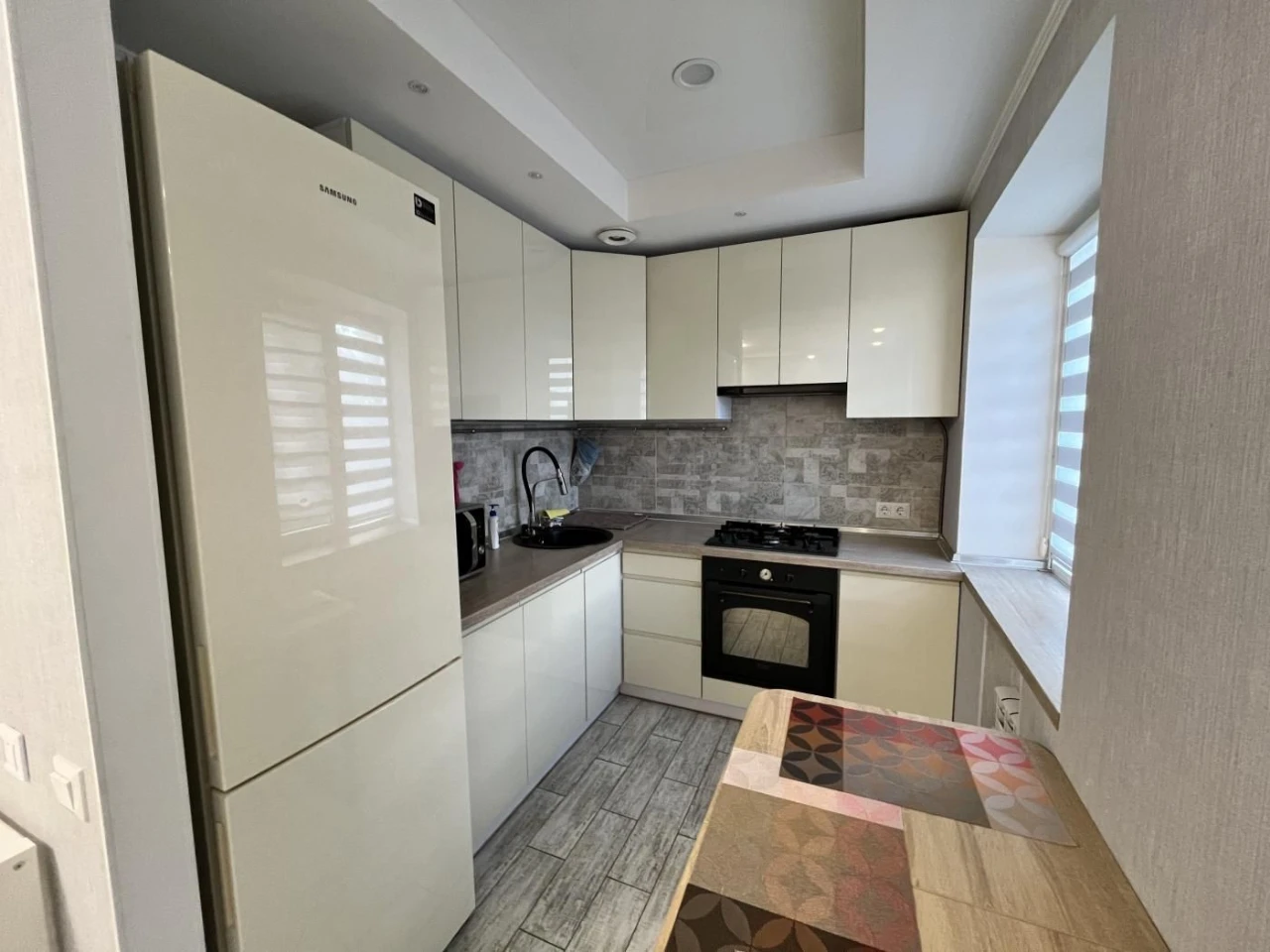 Two-Bedroom Apartment for Sale in Dniprovsky District