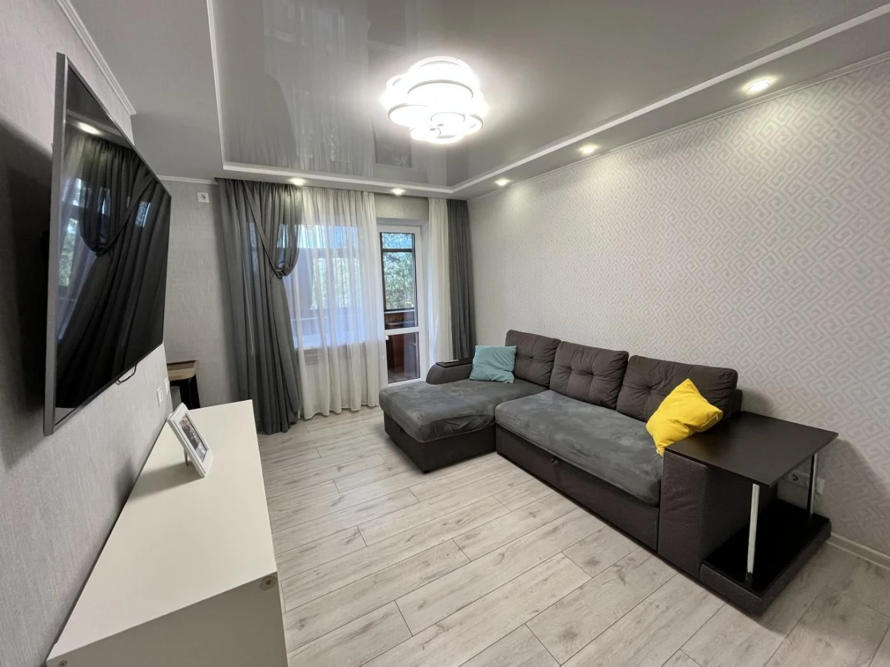 Two-Bedroom Apartment for Sale in Dniprovsky District