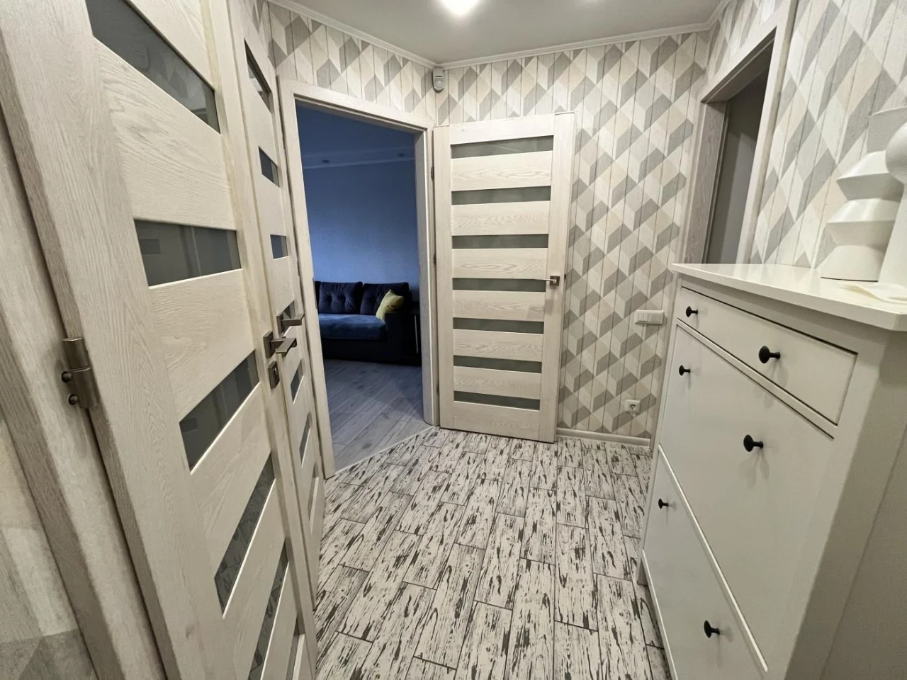 Two-Bedroom Apartment for Sale in Dniprovsky District
